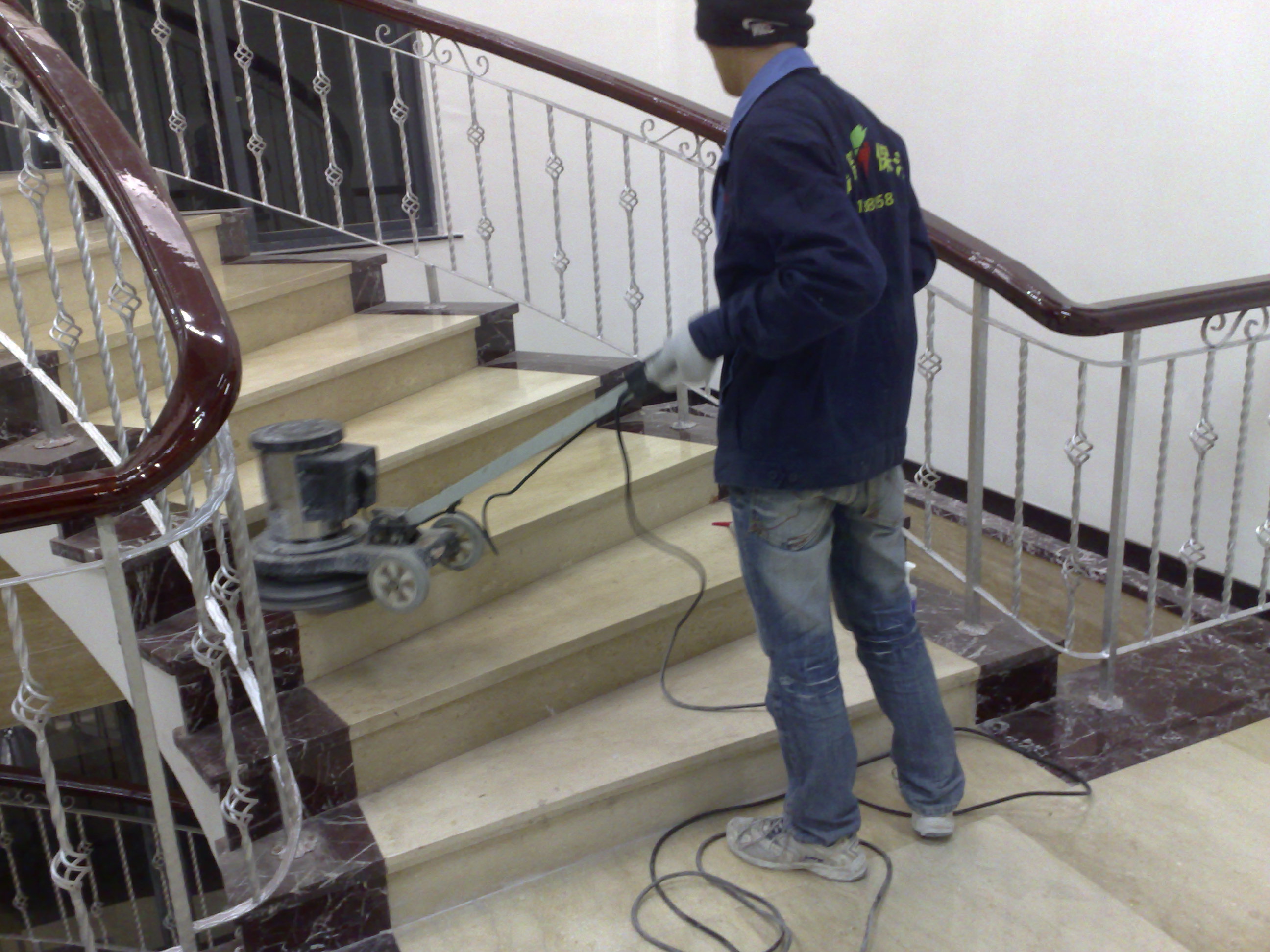 ���ݷ���